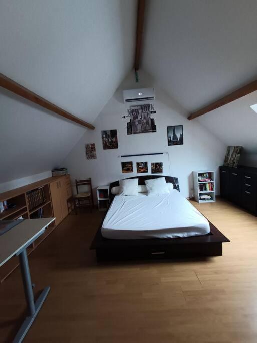 Holiday home Maison Atypique Proche Forets Vallees